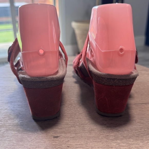 AETREX Womenβs Platform velcro Adjustable Red Suede Strappy Sandals size 7 - Picture 8 of 14